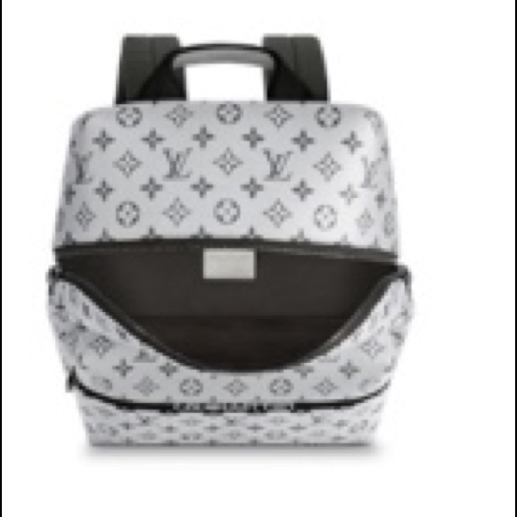 Louis Vuitton Monogram Pochette Backpack - Picture 8 of 8